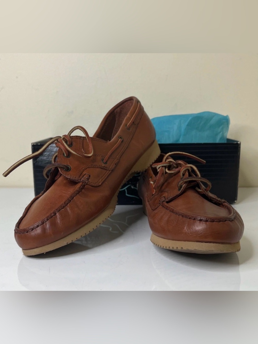 Trotters Chestnut Leather Boat Shoes Vibram Soles Women’s Size 9W NWB